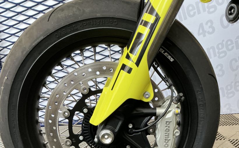 HUSQVARNA 701 SUPERMOTO 15