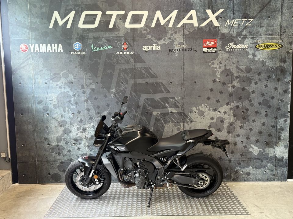 YAMAHA MT-09  Y-AMT 36