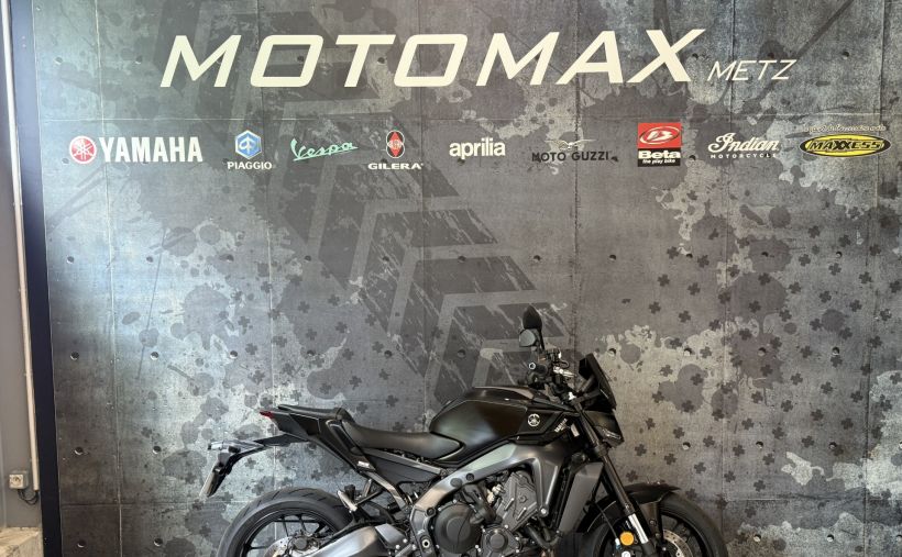 YAMAHA MT-09  Y-AMT 0