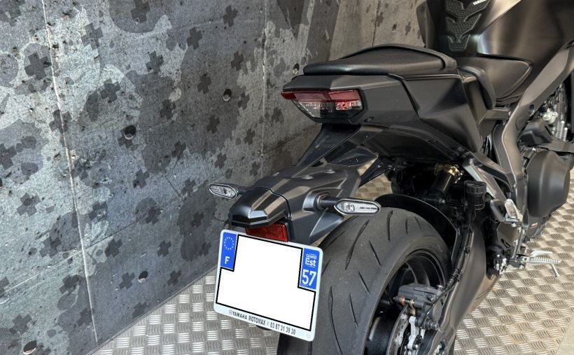 YAMAHA MT-09  Y-AMT 18