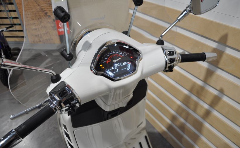 PIAGGIO VESPA 125 GTS 13