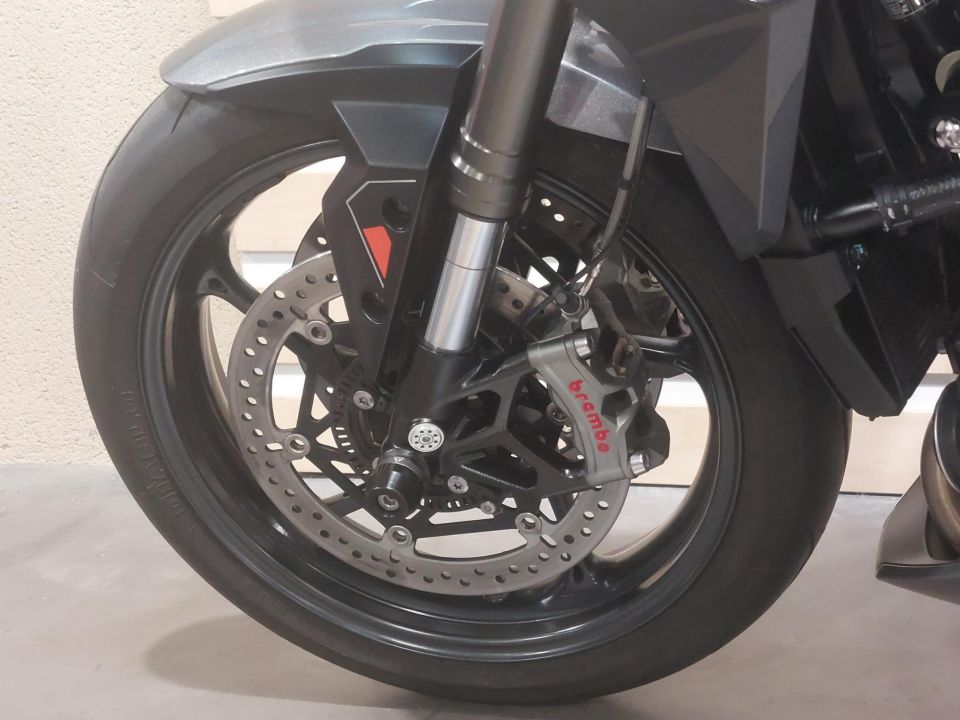 TRIUMPH STREET TRIPLE 765 RS 11