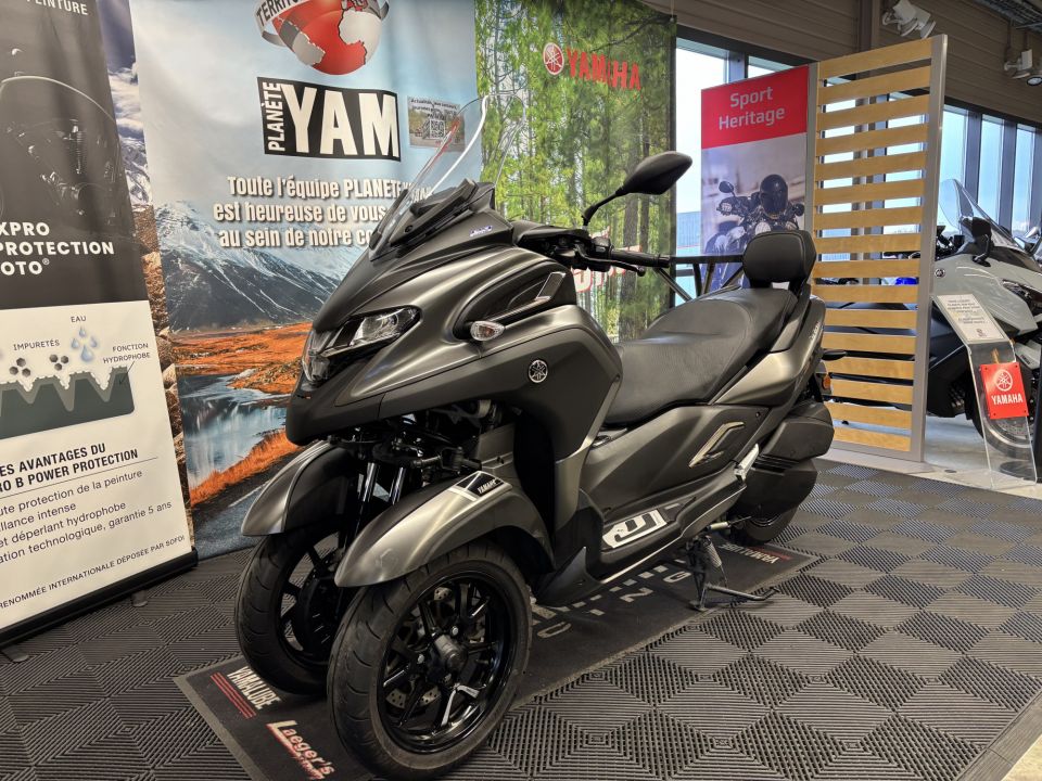 YAMAHA TRICITY 300 6