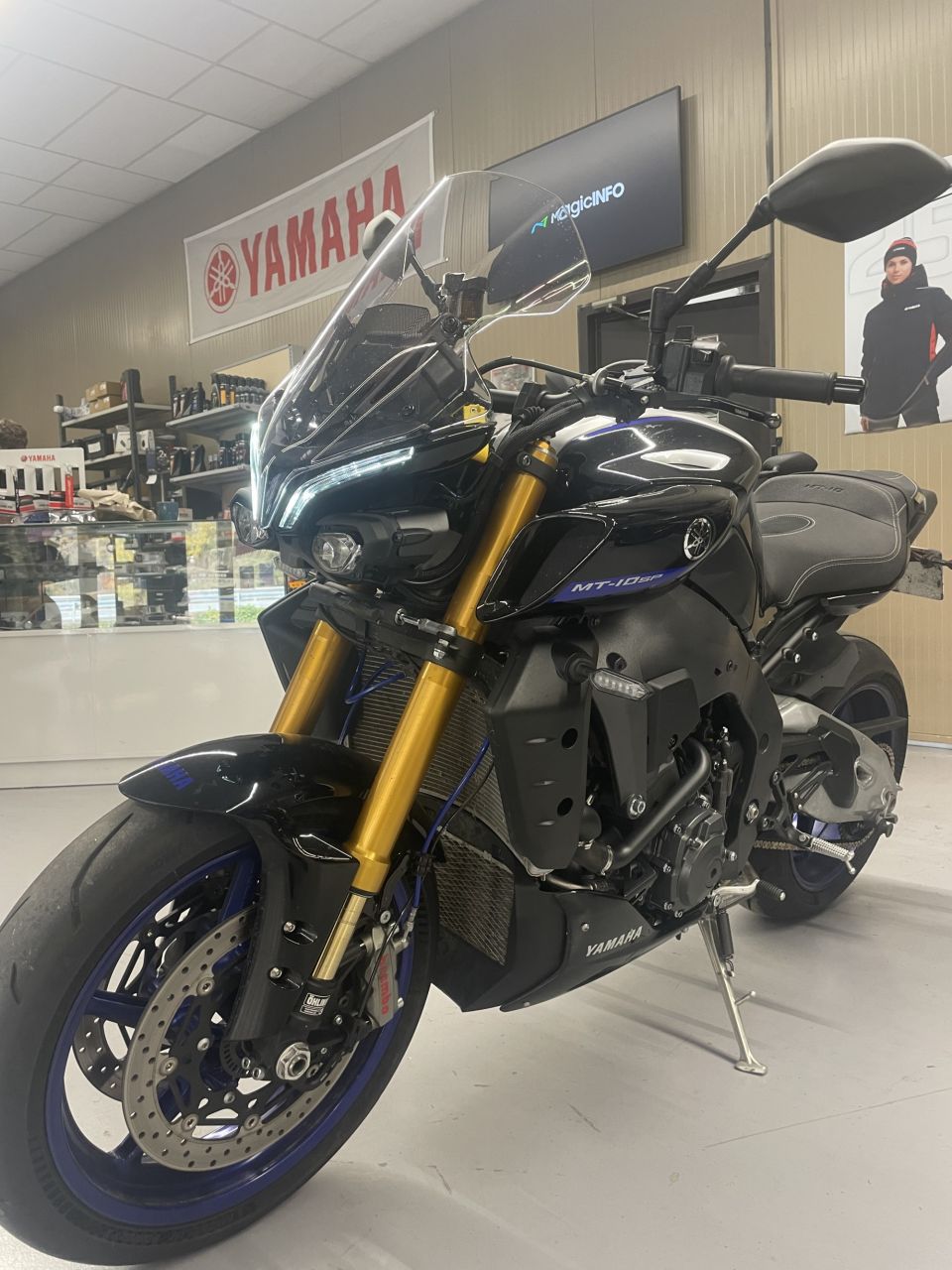 YAMAHA MT-10 SP 1