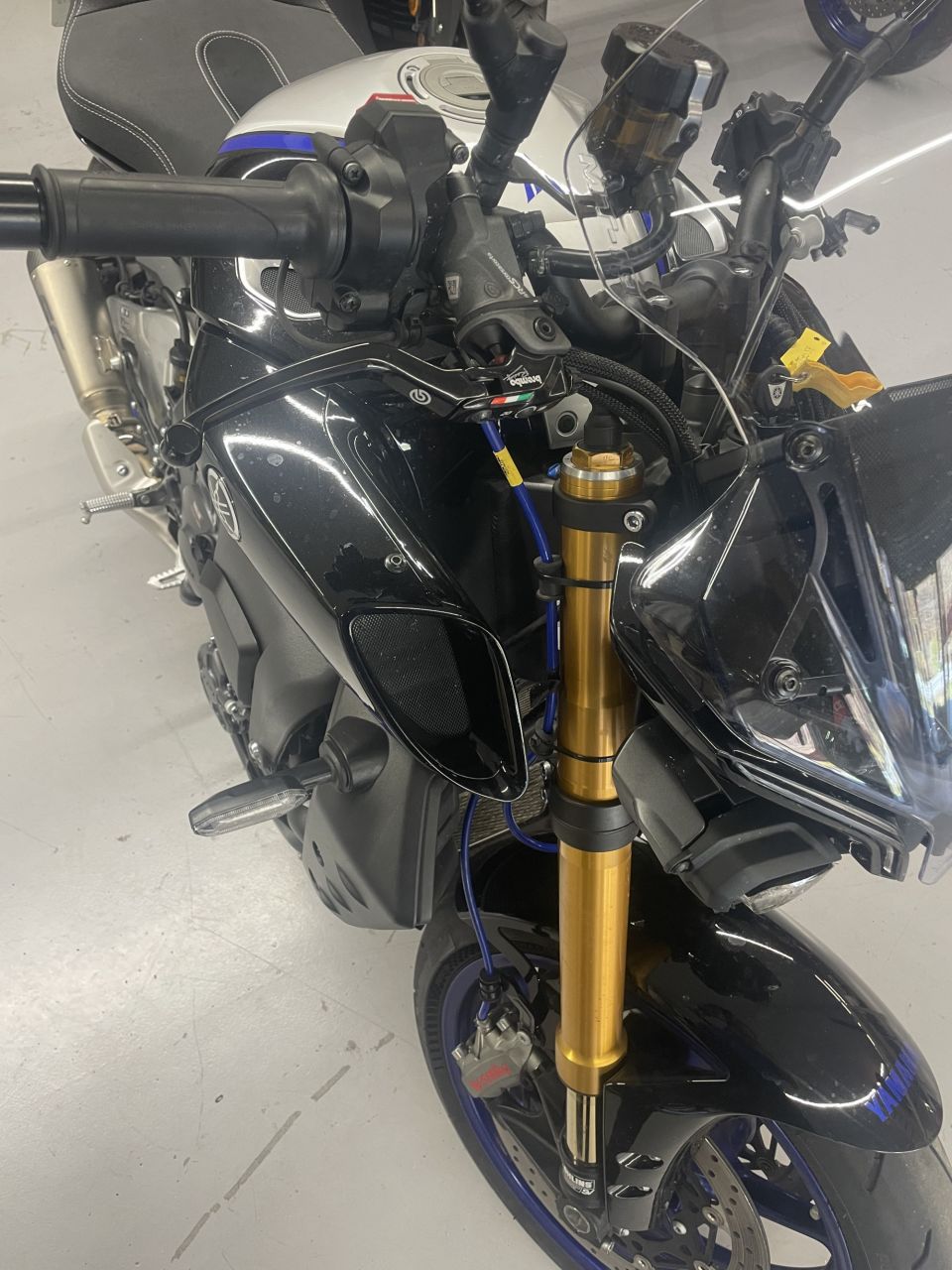 YAMAHA MT-10 SP 4