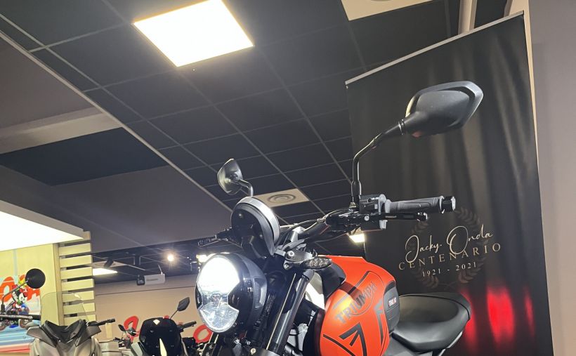 TRIUMPH TRIDENT 660 1