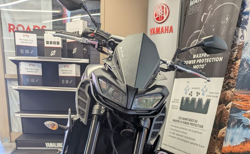 YAMAHA MT-09 3