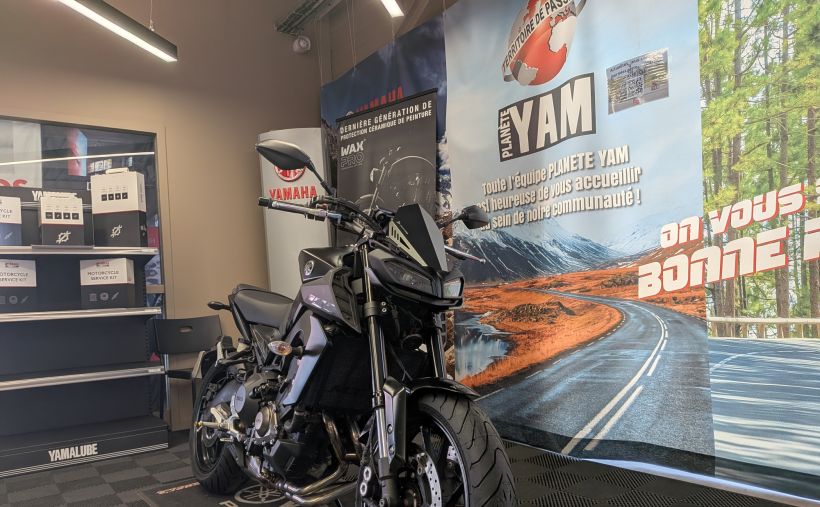 YAMAHA MT-09 1