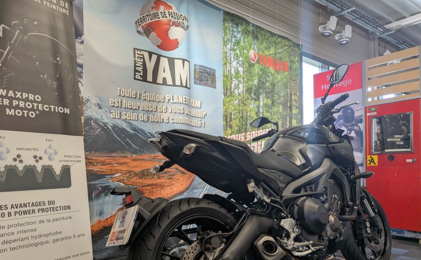 YAMAHA MT-09 2