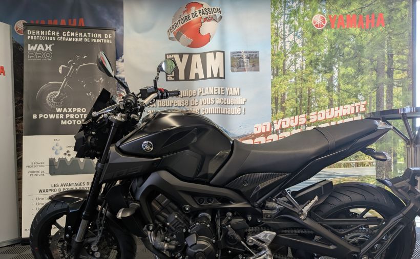 YAMAHA MT-09 5