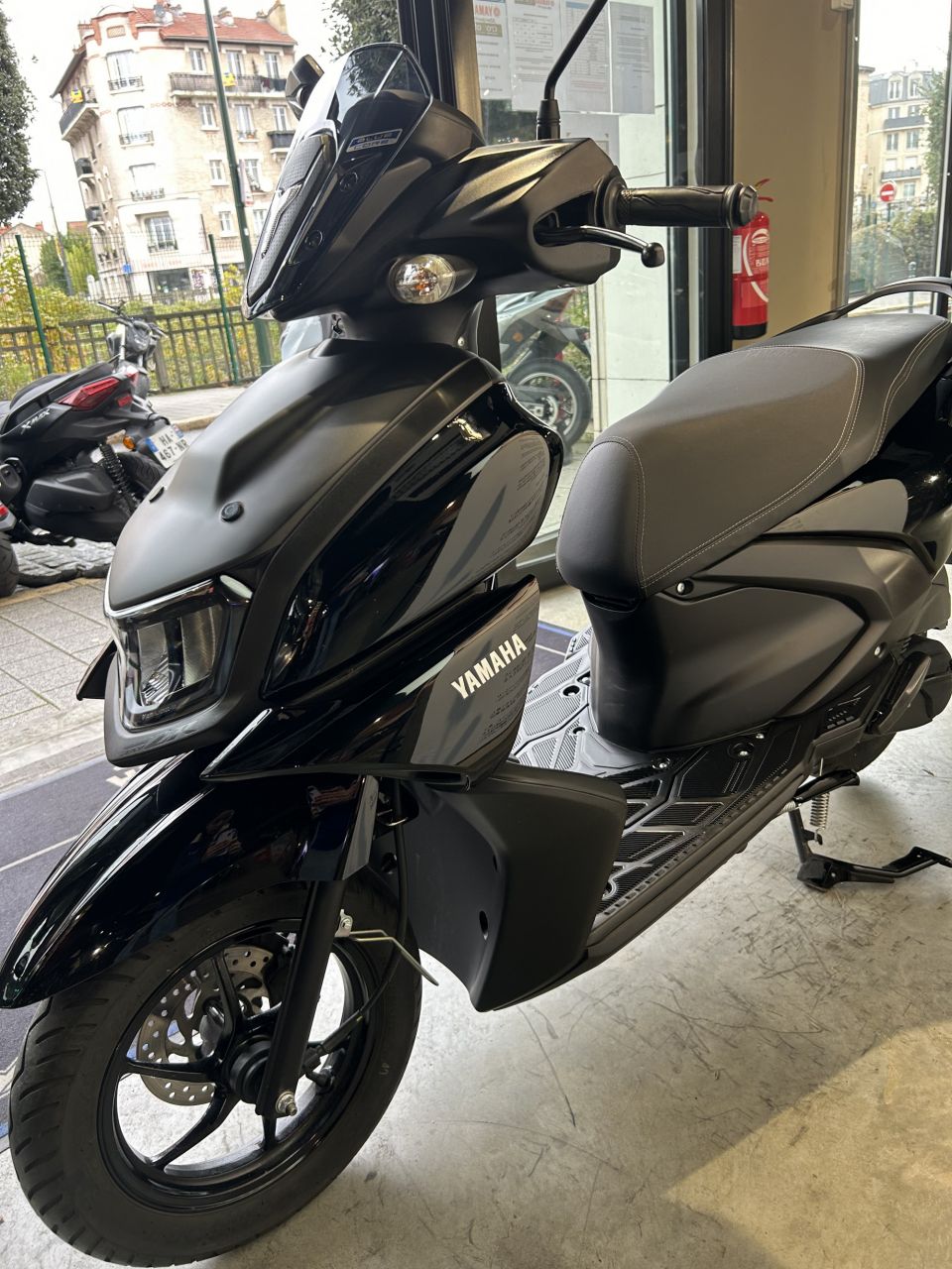 YAMAHA RayZR 125 5