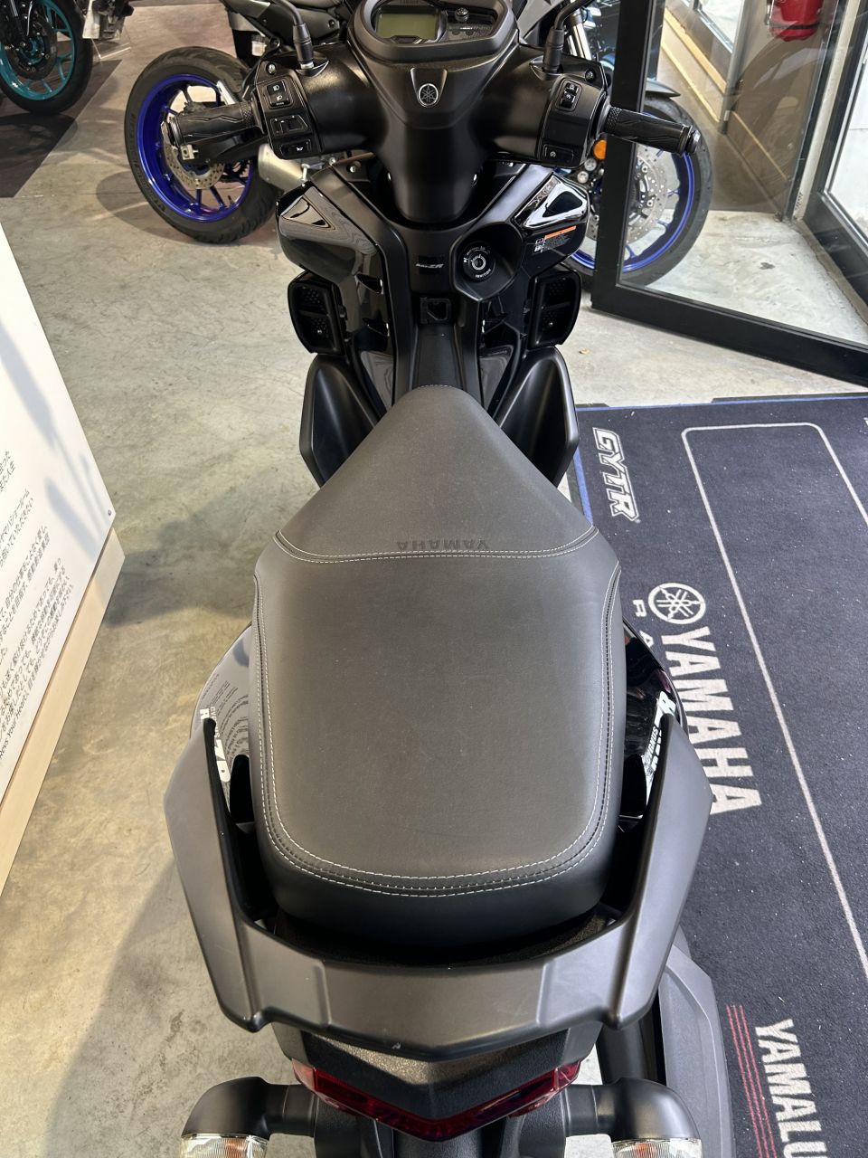 YAMAHA RayZR 125 6