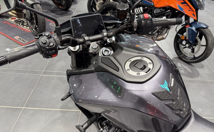 YAMAHA MT-09 2