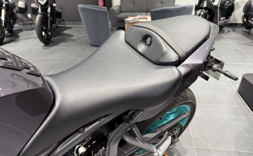 YAMAHA MT-09 3
