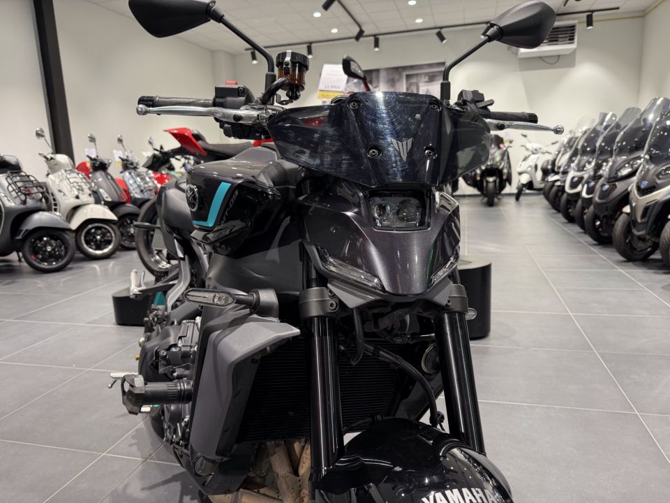 YAMAHA MT-09 20