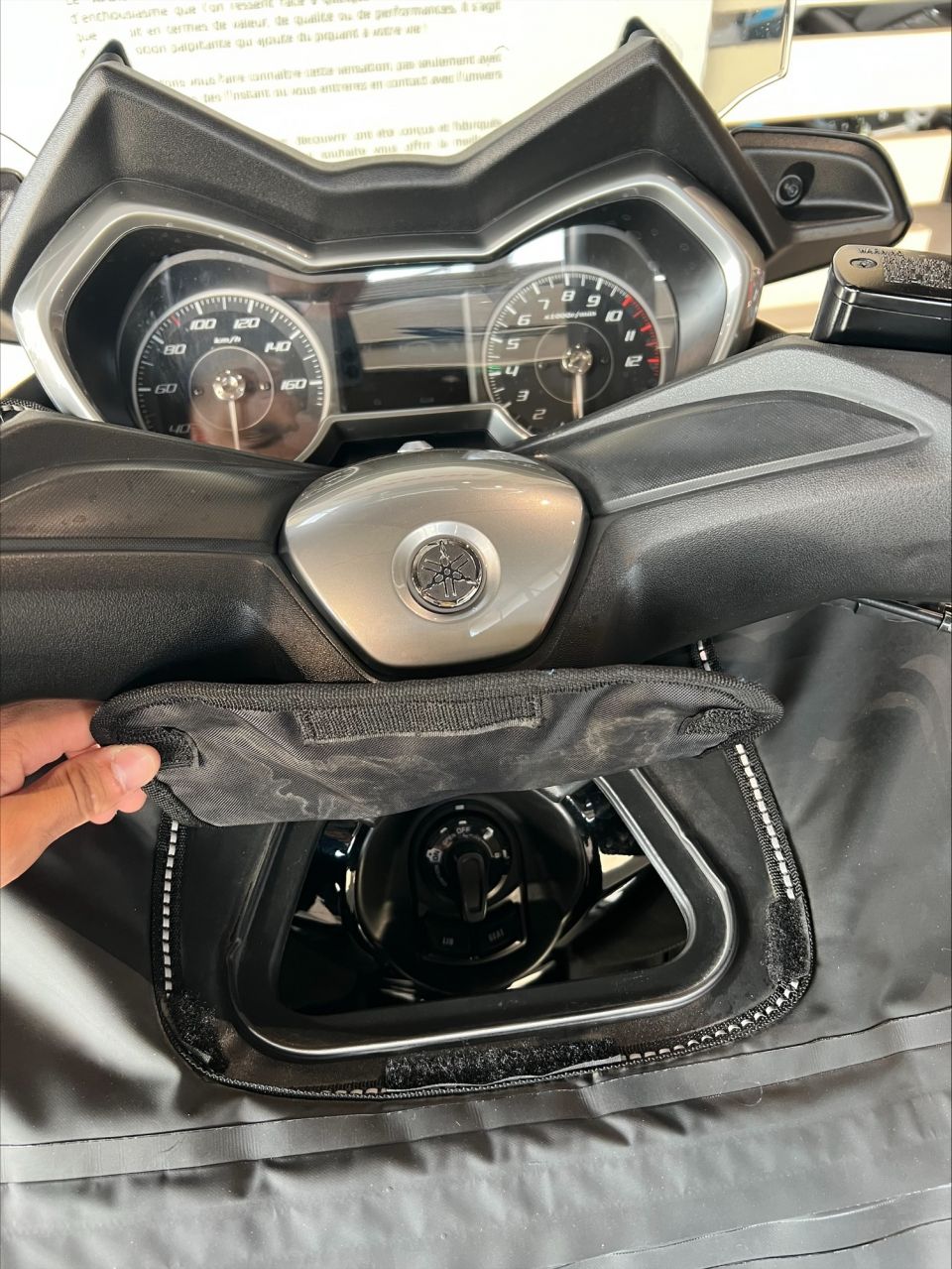 YAMAHA XMAX 125 TECH MAX 8