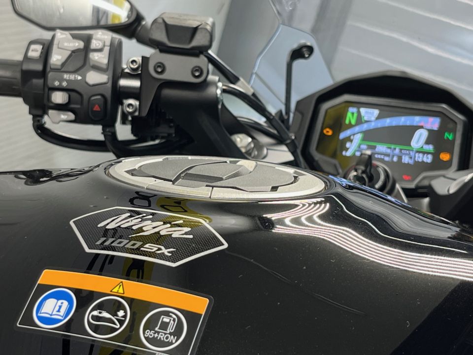 KAWASAKI NINJA 1100 SX SE 36