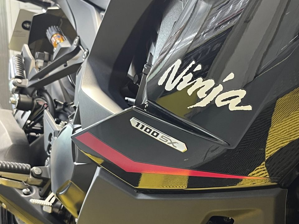 KAWASAKI NINJA 1100 SX SE 54