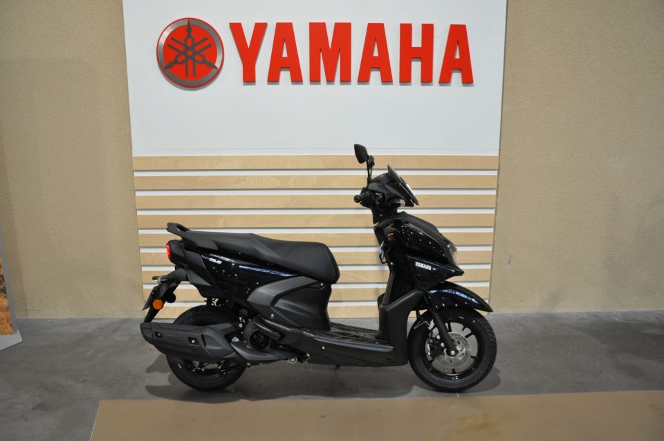 YAMAHA RayZR 125 0