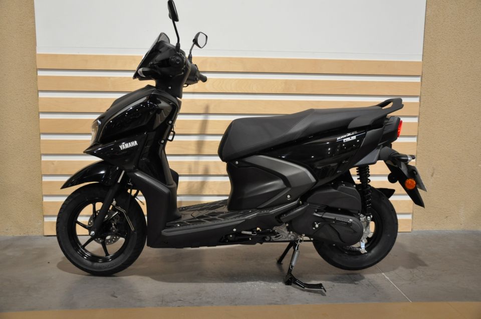 YAMAHA RayZR 125 5