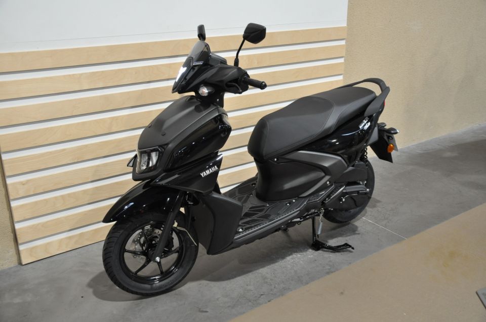 YAMAHA RayZR 125 8
