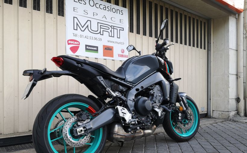 YAMAHA MT-09 16
