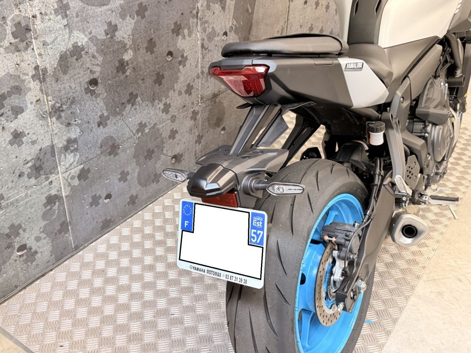 YAMAHA MT-07 Y-AMT 18