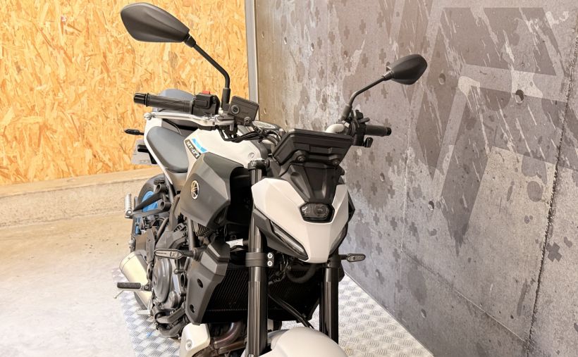 YAMAHA MT-07 Y-AMT 9
