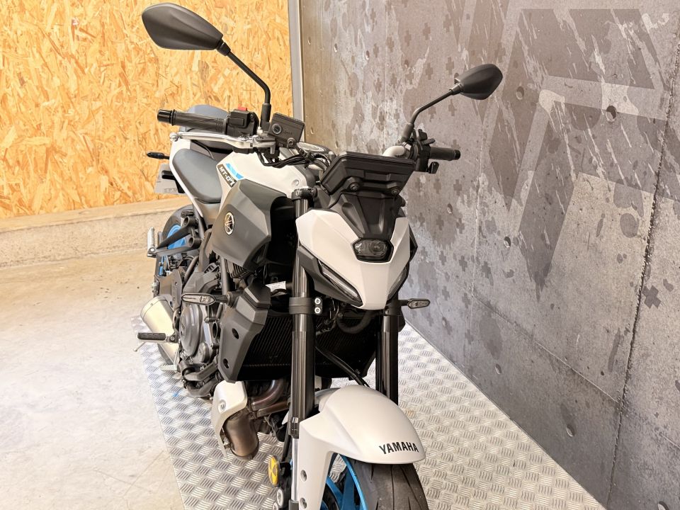 YAMAHA MT-07 Y-AMT 9