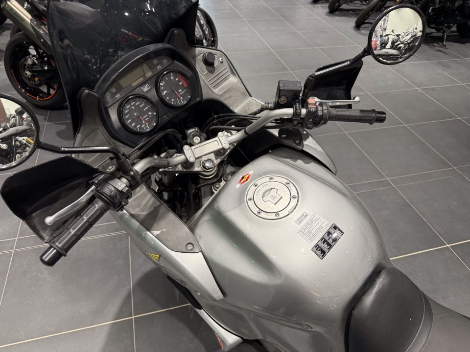 HONDA VARADERO 1000 10