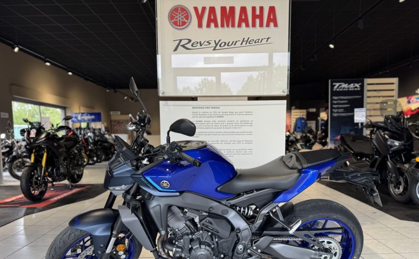 YAMAHA MT-09  Y-AMT 3