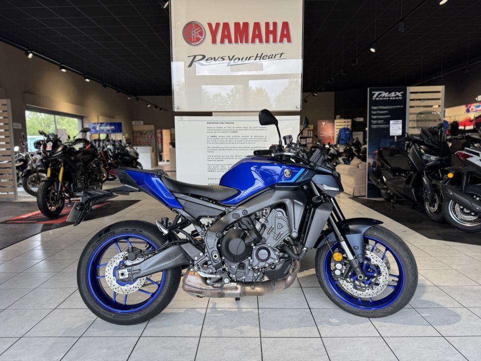 YAMAHA MT-09  Y-AMT 0