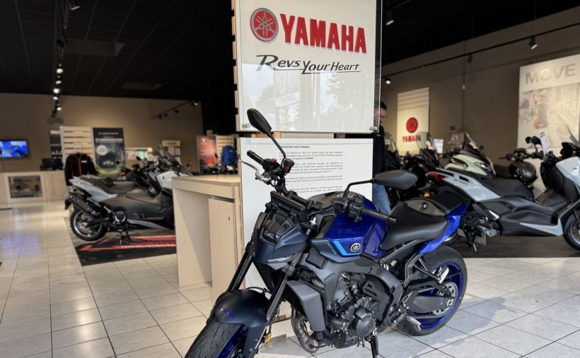 YAMAHA MT-09  Y-AMT 5