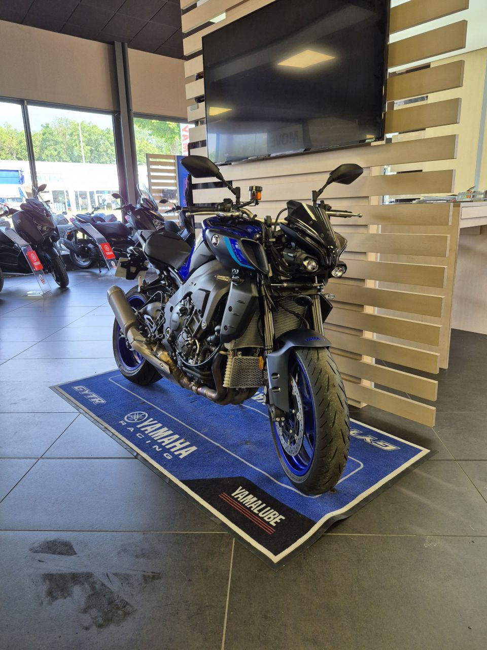 YAMAHA MT-10 0