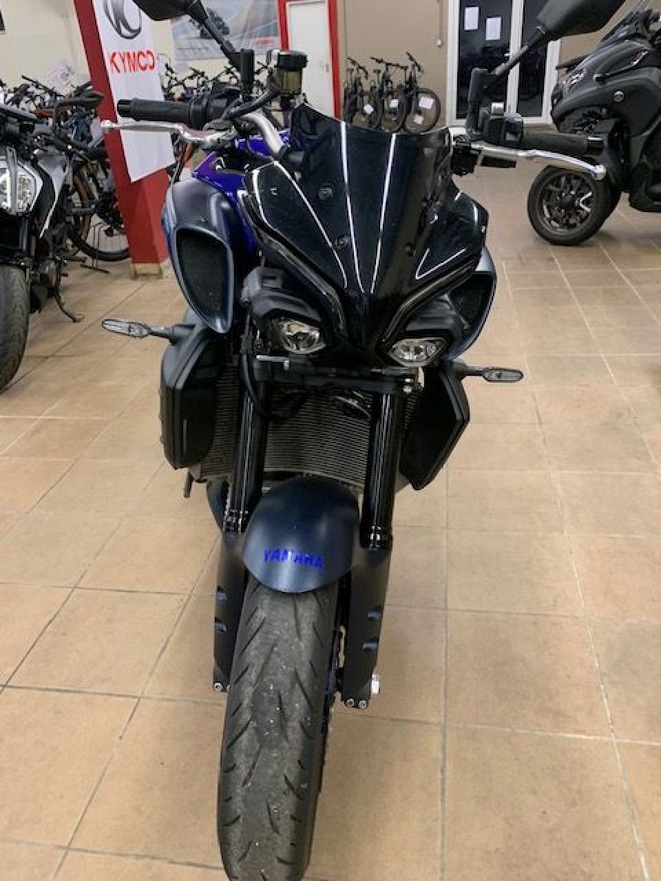 YAMAHA MT-10 4