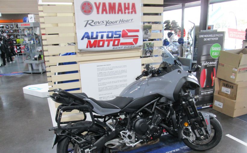 YAMAHA 900 NIKEN GT 3