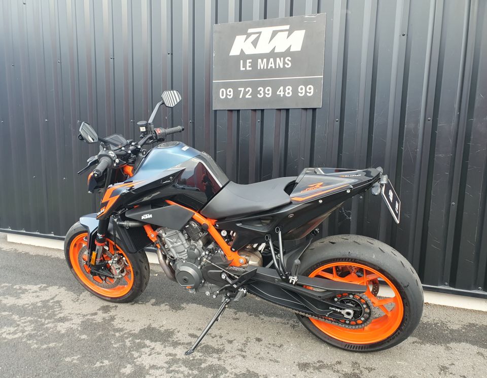 KTM 890 DUKE R 20
