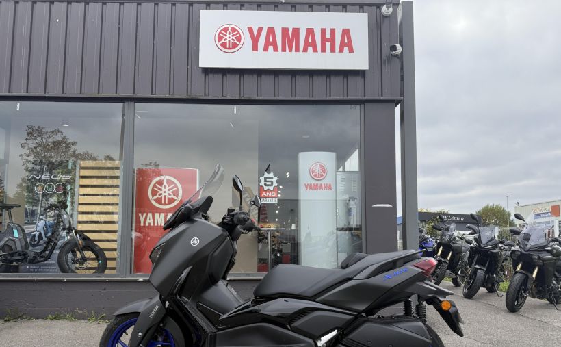 YAMAHA XMAX 300 1