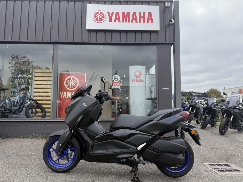 YAMAHA XMAX 300 1