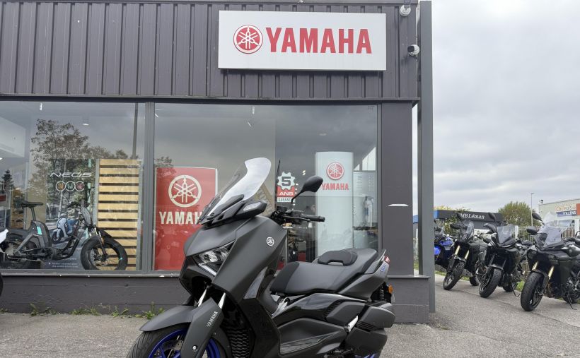 YAMAHA XMAX 300 3