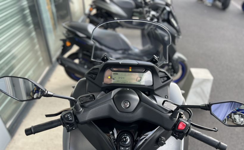 YAMAHA TRICITY 300 6
