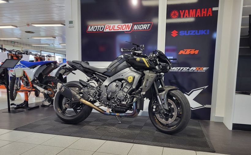 YAMAHA MT-10 0