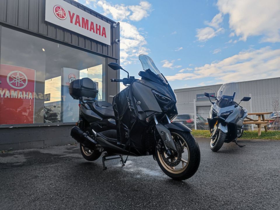 YAMAHA XMAX 300 Tech Max 0
