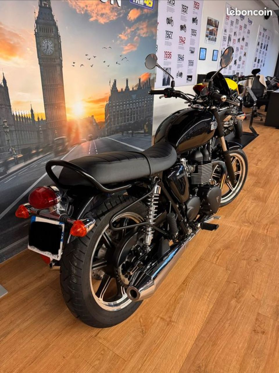 TRIUMPH BONNEVILLE 865 T100 6