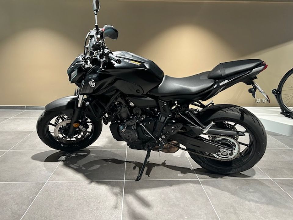 YAMAHA MT-07 (47.5CV) 3