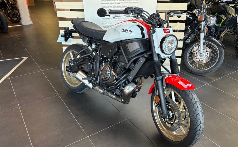YAMAHA XSR 700 ABS 0