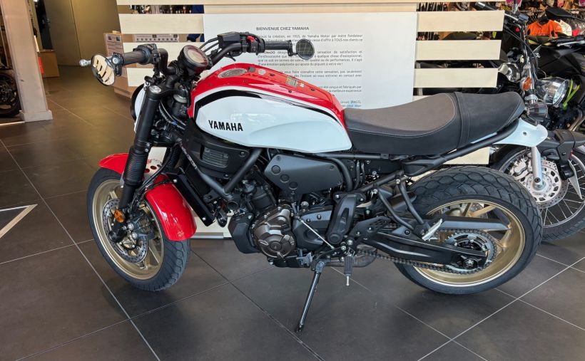 YAMAHA XSR 700 ABS 3