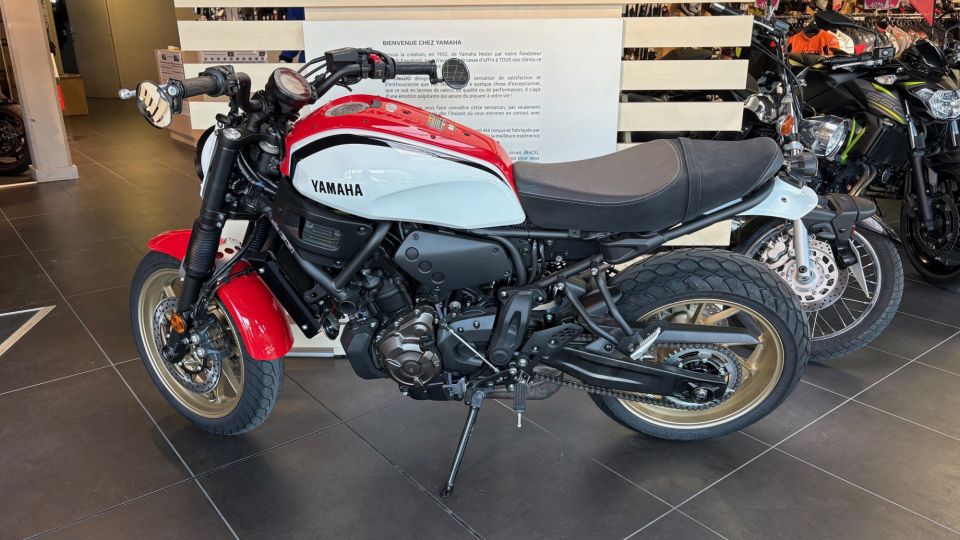 YAMAHA XSR 700 ABS 3