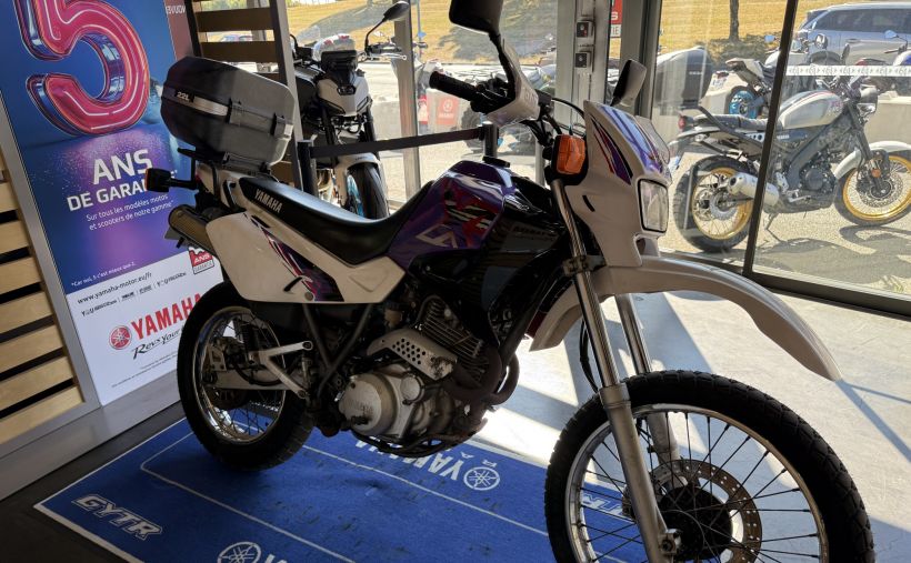 YAMAHA XTE 1