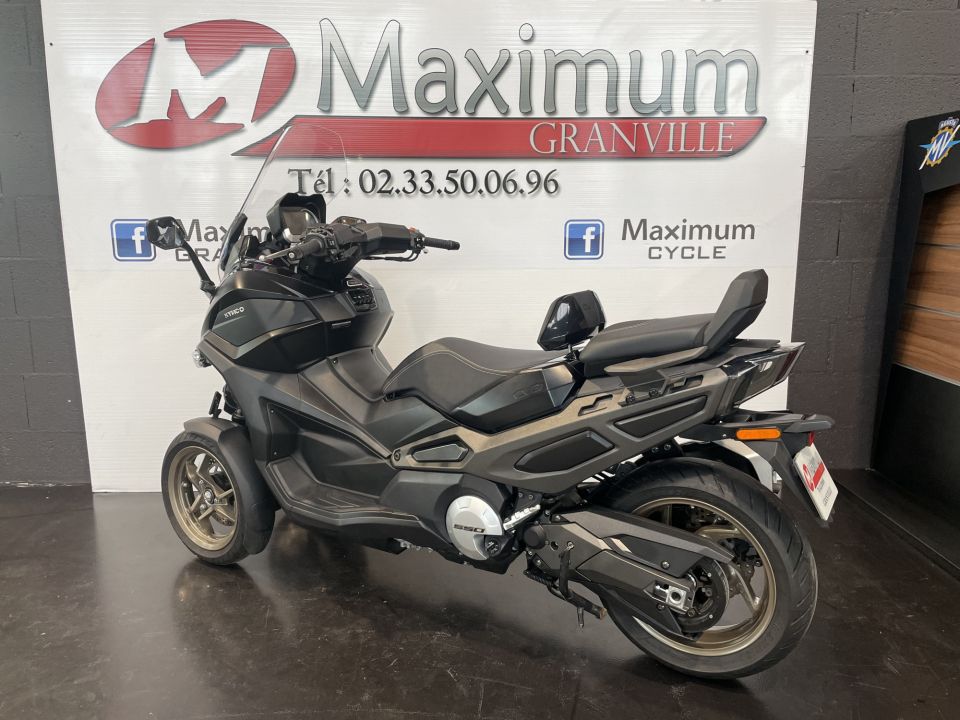 KYMCO CV3 550 12